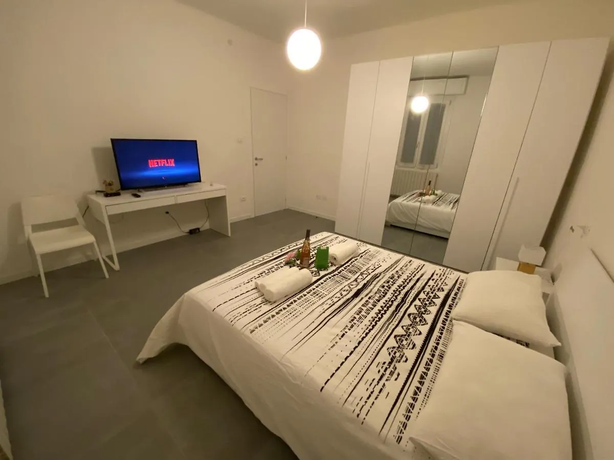 The Chic Holiday Apartment Verona 0*,  Italia
